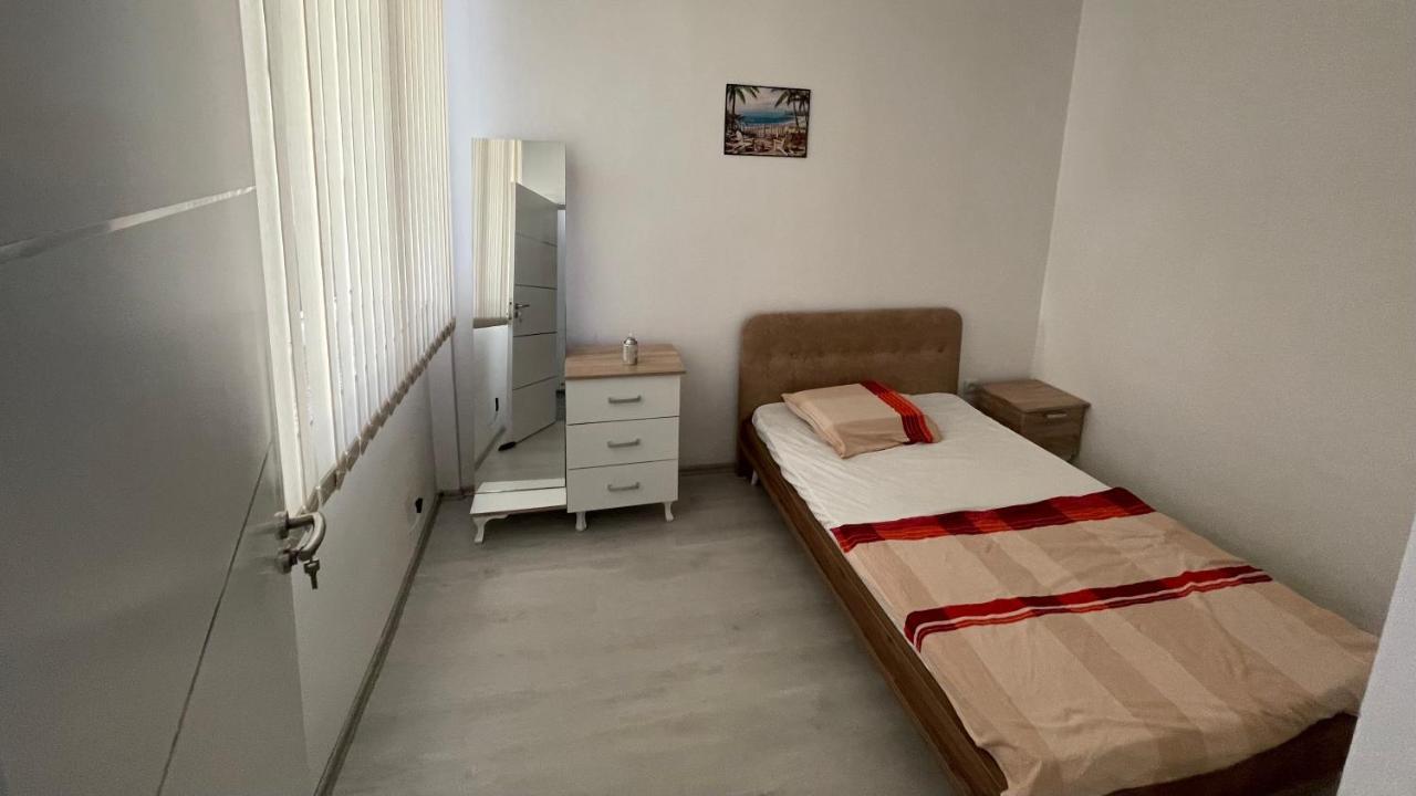 Got Prishtina Hostel Pristina Eksteriør bilde