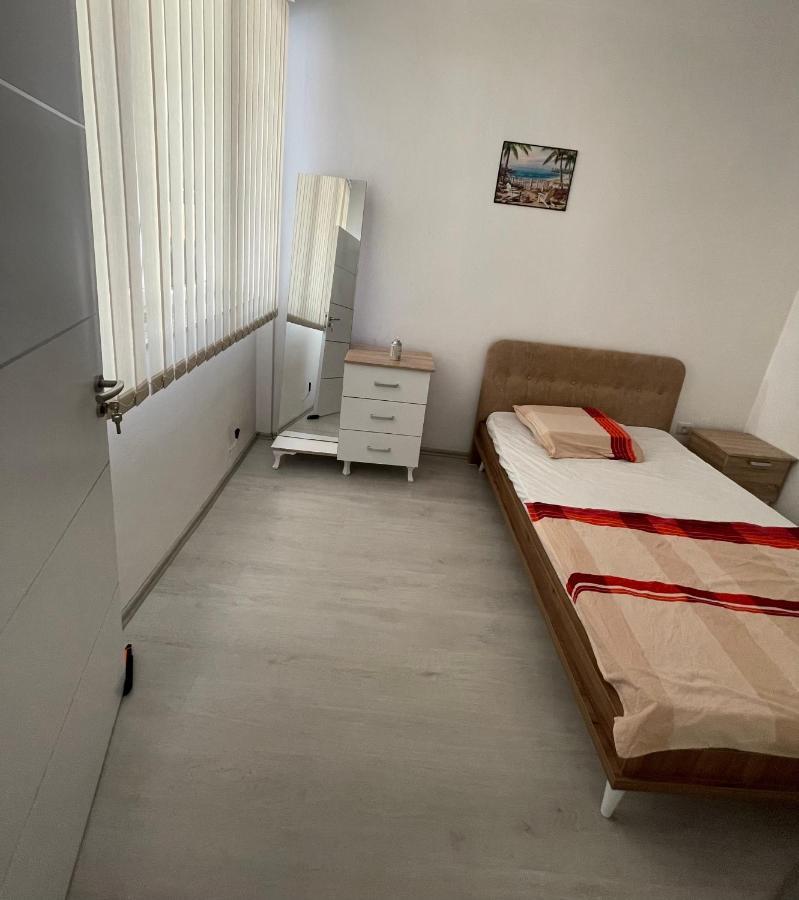 Got Prishtina Hostel Pristina Eksteriør bilde